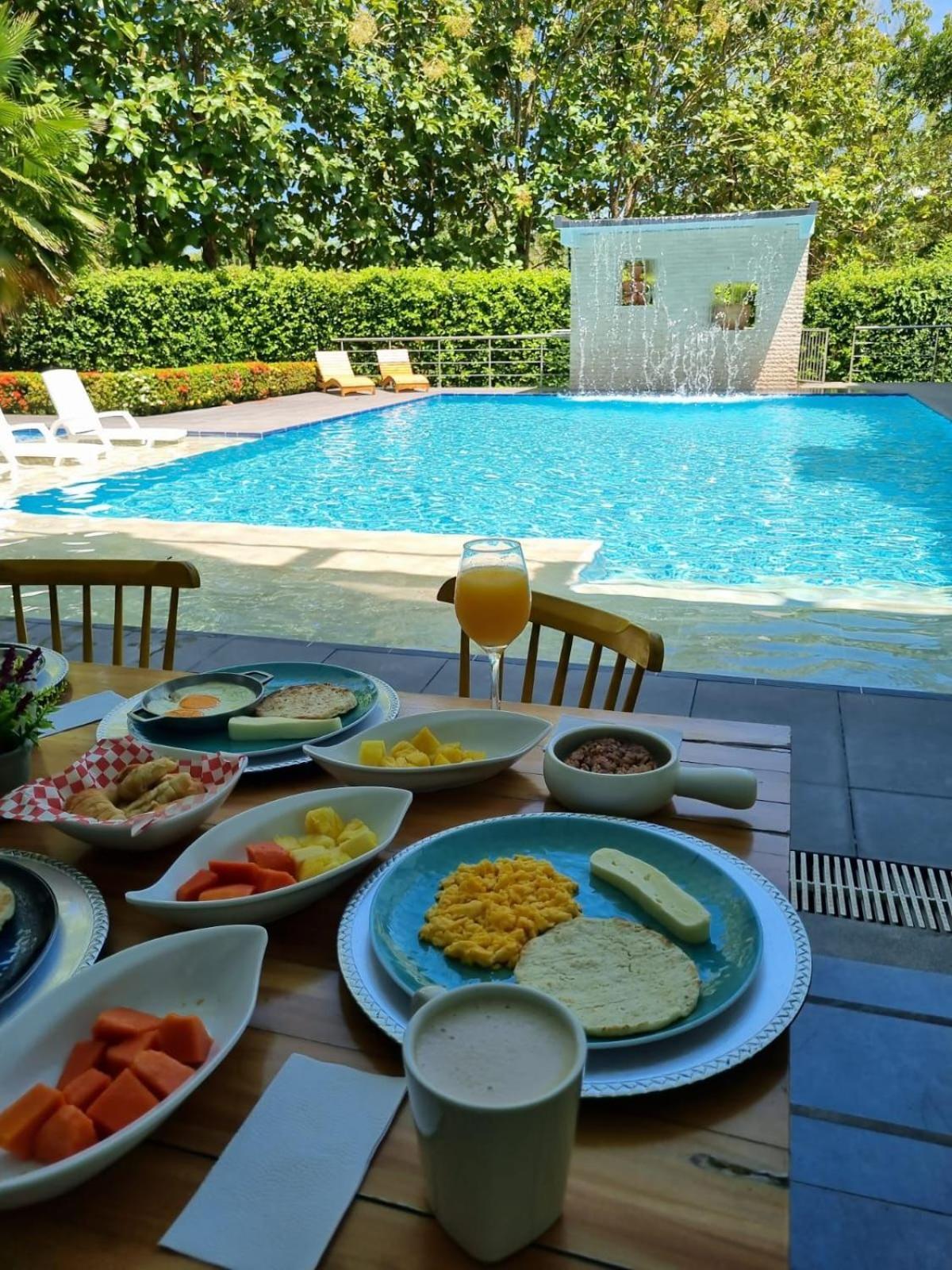 Hotel Puerto Triunfo Doradal Dış mekan fotoğraf